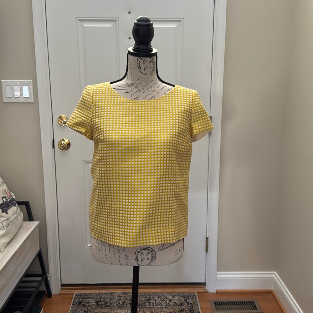 NWOT BONPOINT TOP YELLOW IN SIZE SMALL.